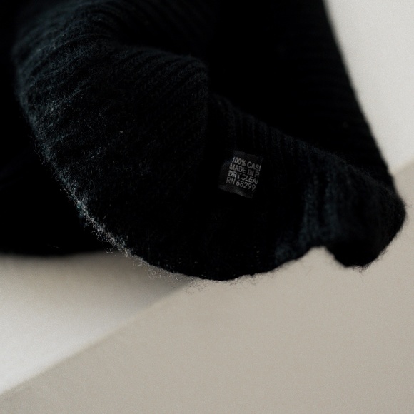 100% CASHMERE Knit Beanie, Detailed Trim, Black, Revolve - Picture 6 of 6